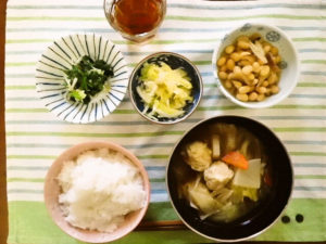2016年11月3日　ひつじ雲の献立　水炊き 大豆の味噌煮 しらす和え ご飯　(抹茶蒸しパン)