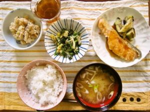 2017年9月14日の献立 ひつじ雲の献立:魚の照り焼き おから煮 三味和え ご飯 味噌汁 (蒸しパン)